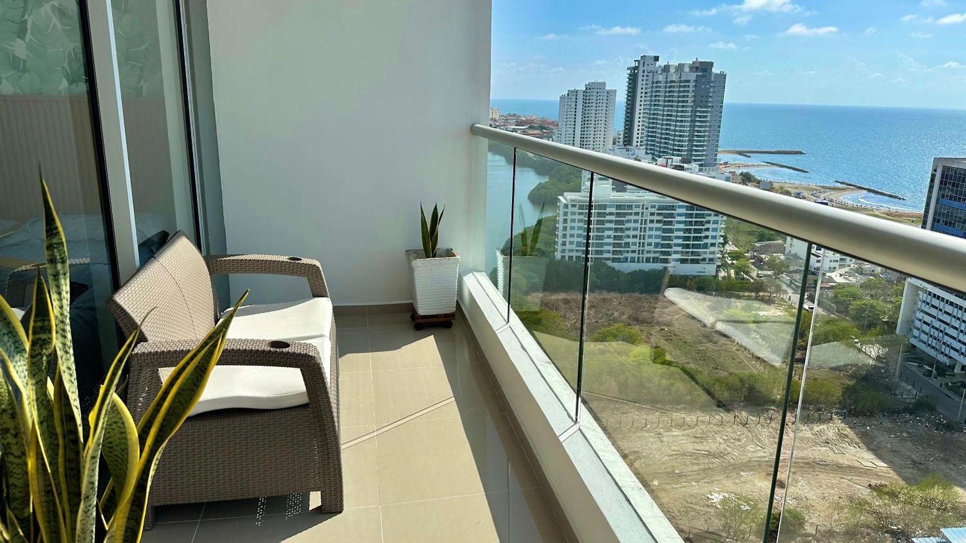 Great Sunsets & Sea Views, Near Beach&downtown Apartment