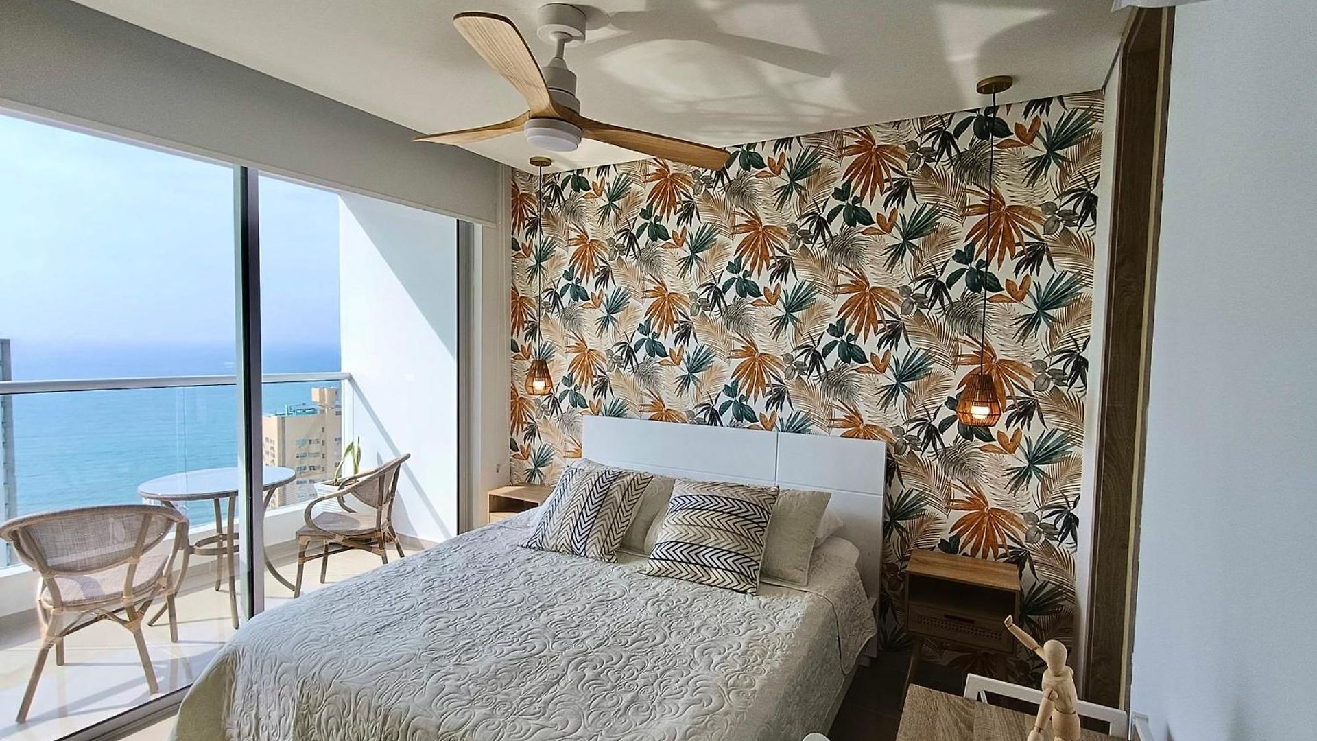 Apartment Great Sunsets & Sea Views, Near Beach&downtown