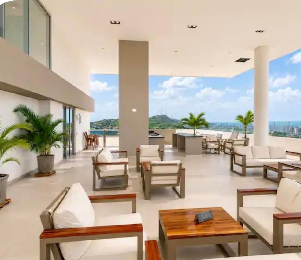 Great Sunsets & Sea Views, Near Beach&downtown *