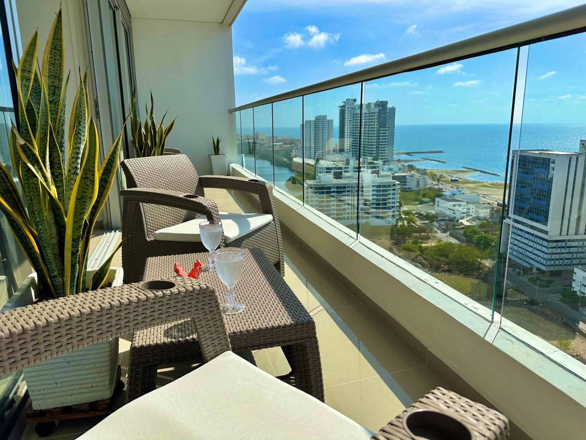 Great Sunsets & Sea Views, Near Beach&downtown *